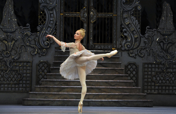Iana Salenko, mint Sugar Plum Fairy a Diótörő című balettben (2015)